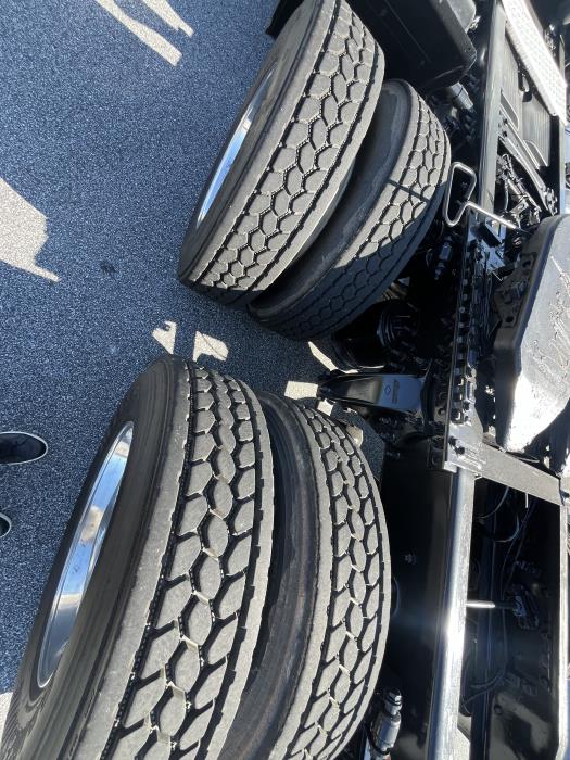 2020 Freightliner Cascadia-6