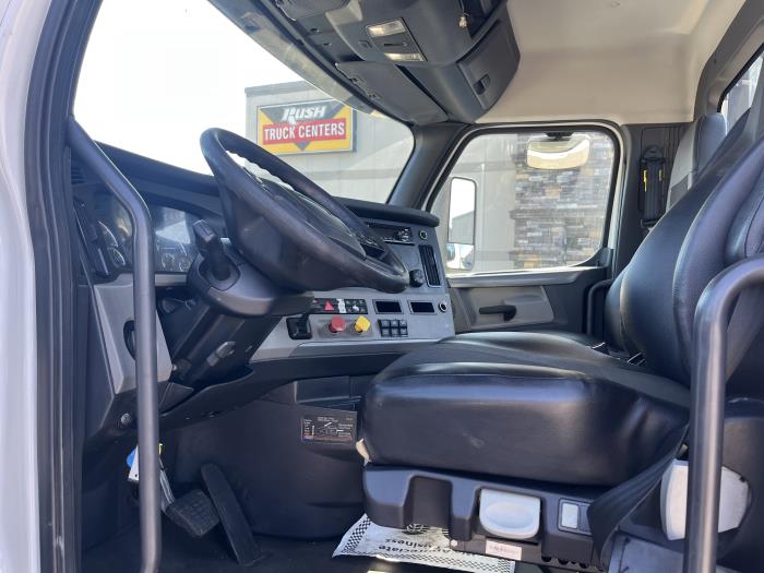 2020 Freightliner Cascadia-12