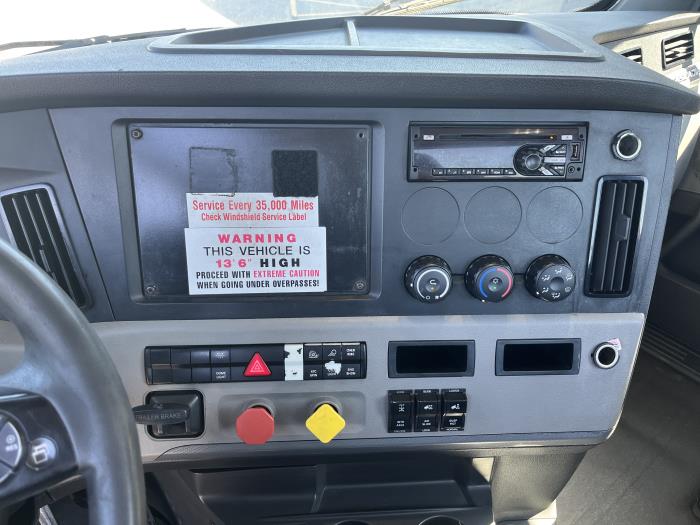 2020 Freightliner Cascadia-14