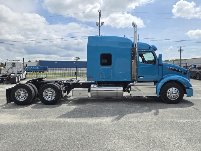 2027 Peterbilt 579-6