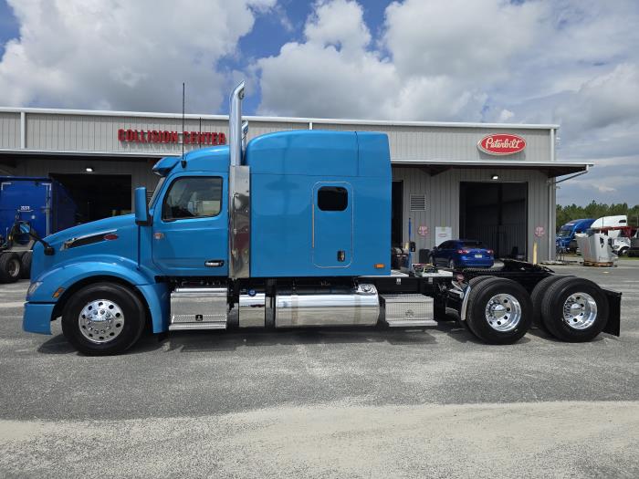 2027 Peterbilt 579-2