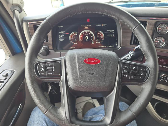 2027 Peterbilt 579-25