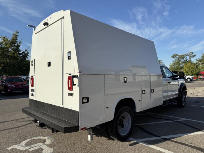 2027 Ford F-550-5