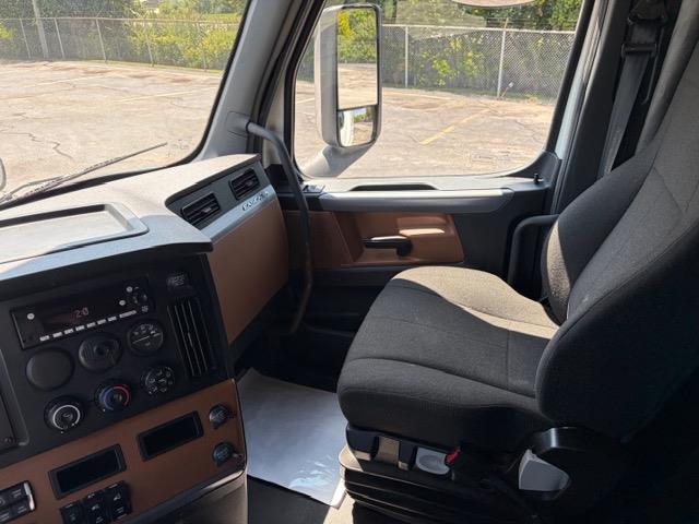 2022 Freightliner Cascadia-20