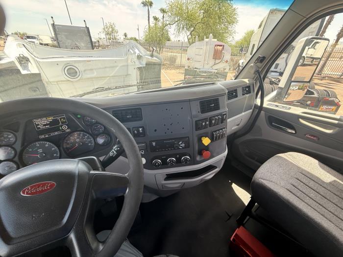 2019 Peterbilt 579-11