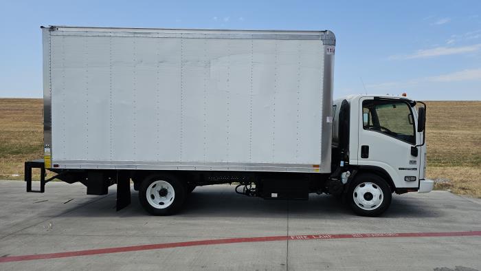 2022 Isuzu NPR-XD-2