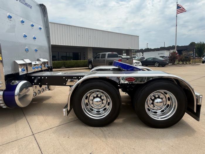 2004 Peterbilt 379 X-4