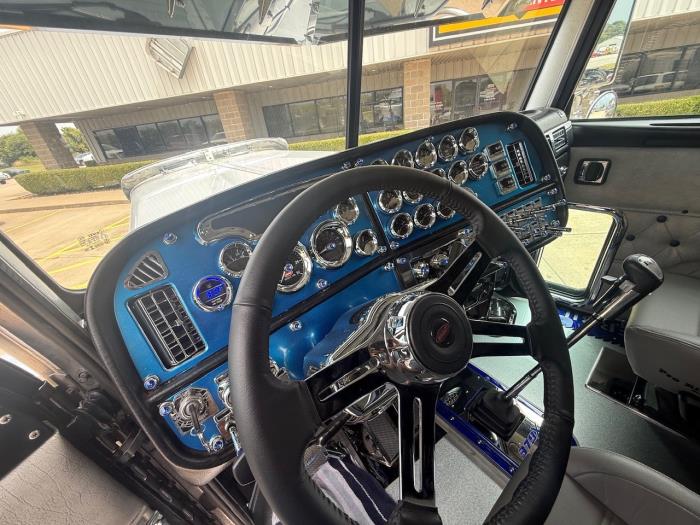 2004 Peterbilt 379 X-11