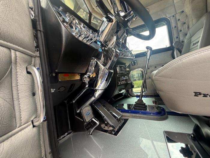 2004 Peterbilt 379 X-15