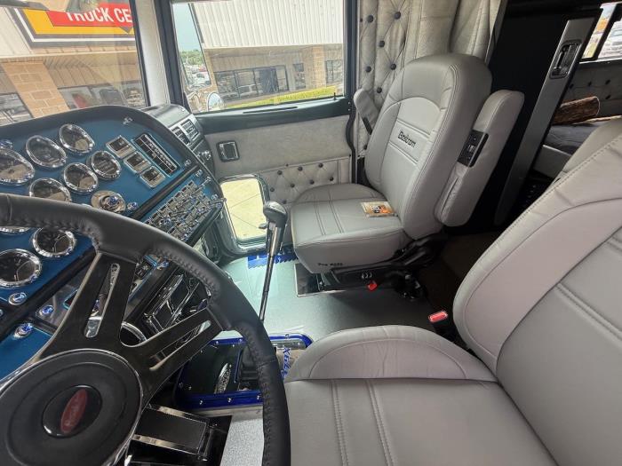 2004 Peterbilt 379 X-16