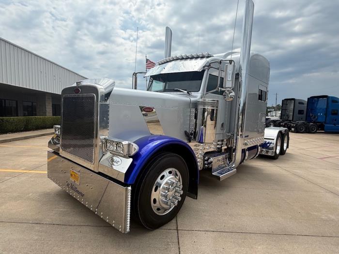2004 Peterbilt 379 X-0