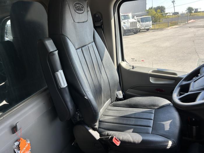 2022 Peterbilt 567-40