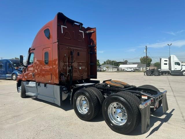 2021 Freightliner Cascadia-15