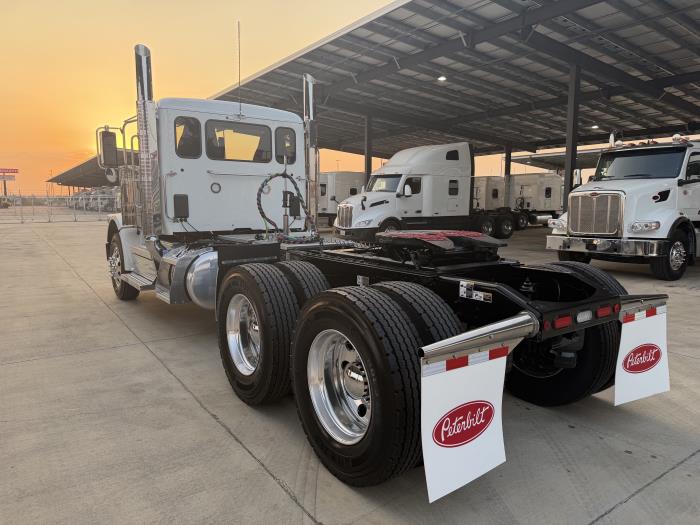 2027 Peterbilt 589-4