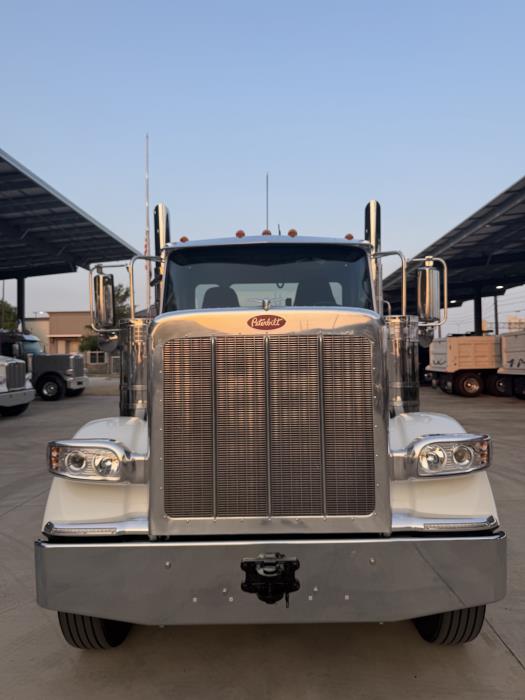 2027 Peterbilt 589-1