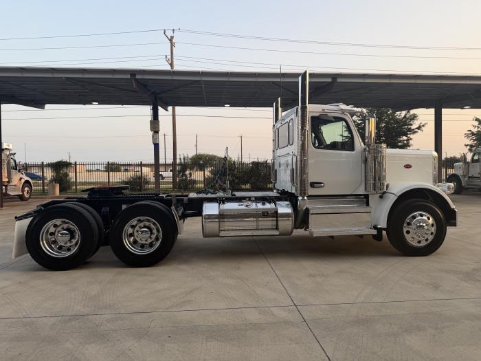 2027 Peterbilt 589-7