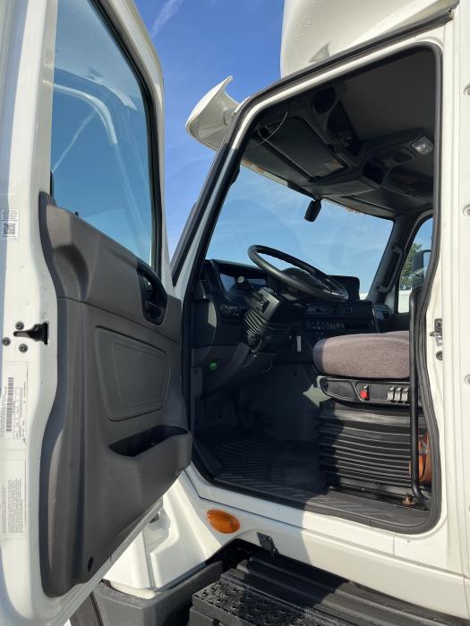2022 International LT625-10