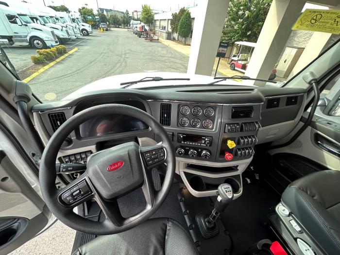 2027 Peterbilt 567-3