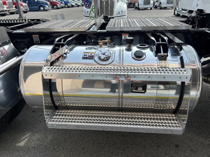 2027 Peterbilt 567-8