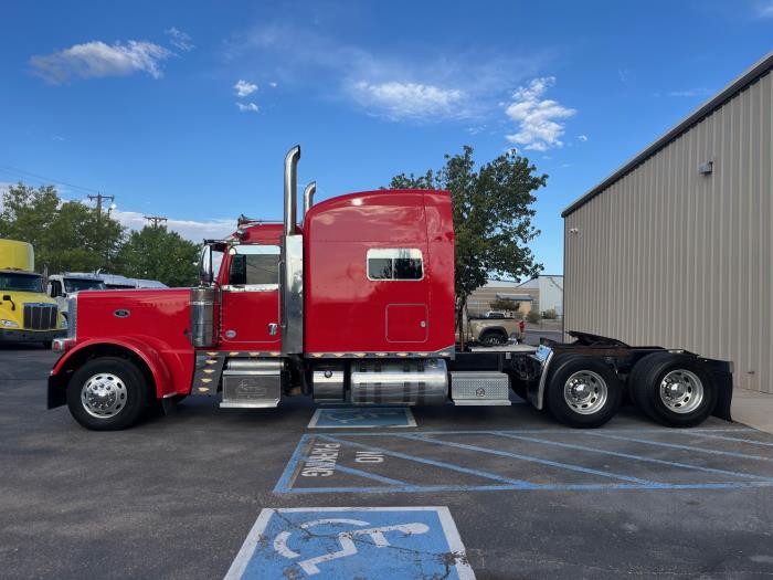 2020 Peterbilt 389-2