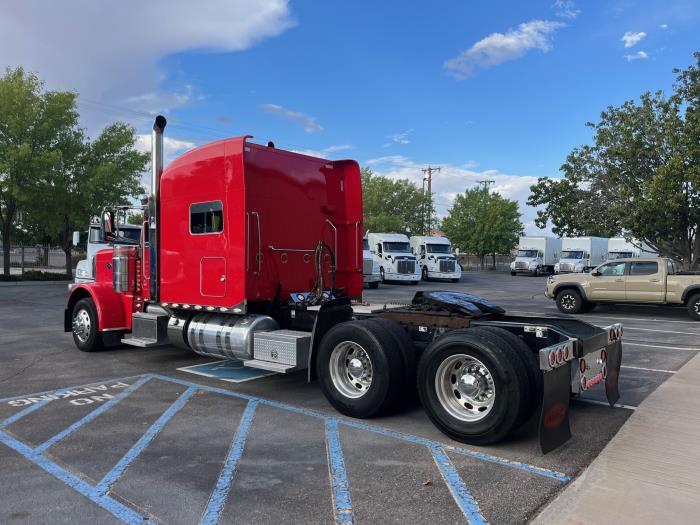 2020 Peterbilt 389-3