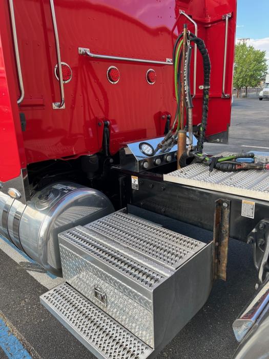 2020 Peterbilt 389-6