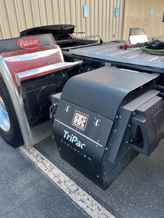 2020 Peterbilt 389-7