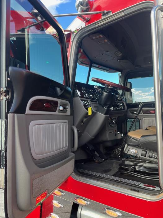 2020 Peterbilt 389-14