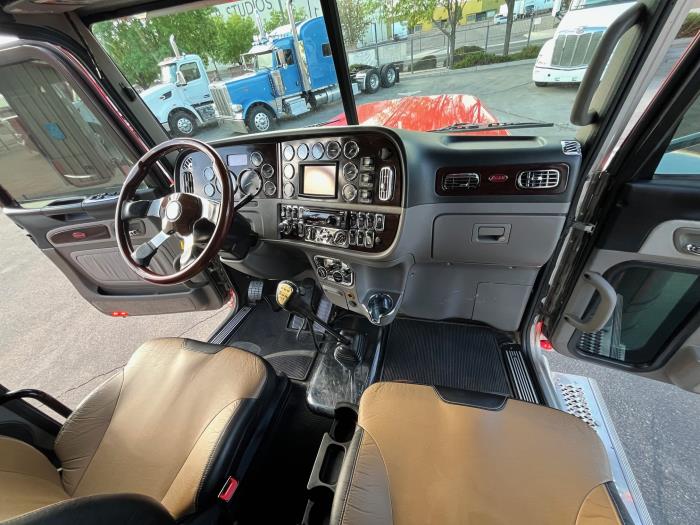 2020 Peterbilt 389-19