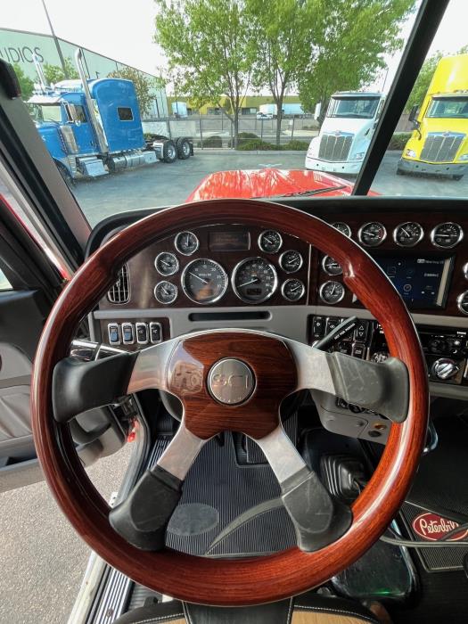 2020 Peterbilt 389-20