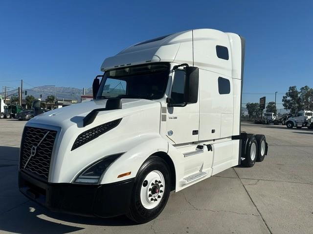 2022 Volvo VNL64T760-0
