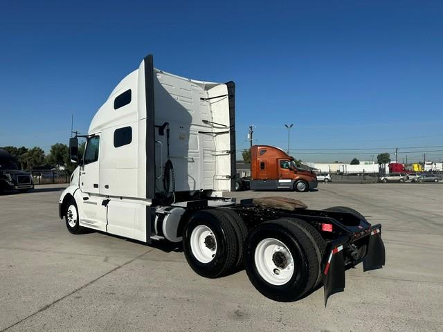 2022 Volvo VNL64T760-20