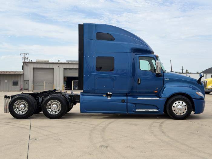 2023 International LT625-3