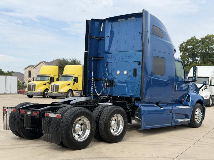 2023 International LT625-4