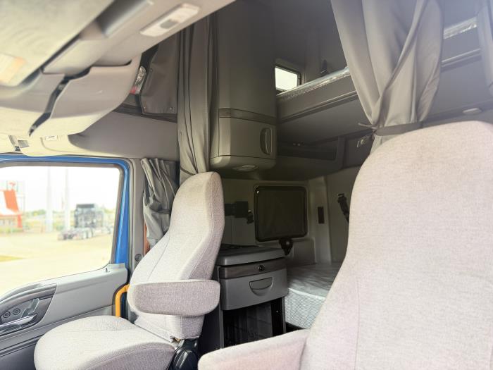 2023 International LT625-18