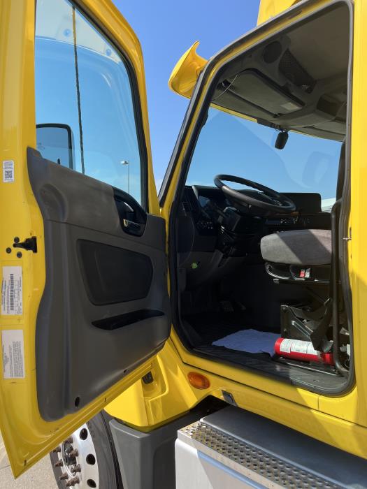 2021 International LT625-10