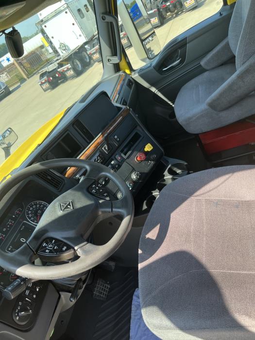2021 International LT625-13