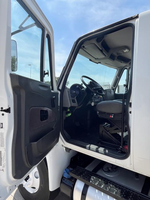 2019 International 4400-8