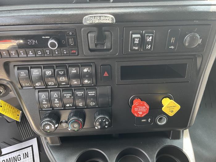 2023 International LT625-15
