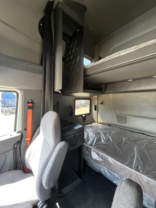 2023 International LT625-16