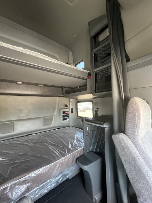 2023 International LT625-17