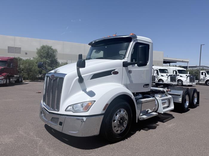 2023 Peterbilt 579-0