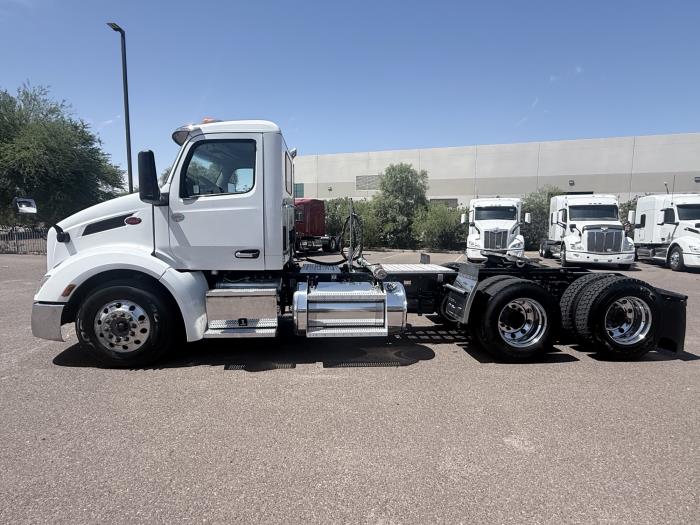 2023 Peterbilt 579-1