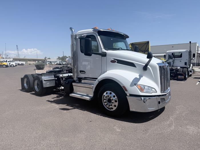 2023 Peterbilt 579-6