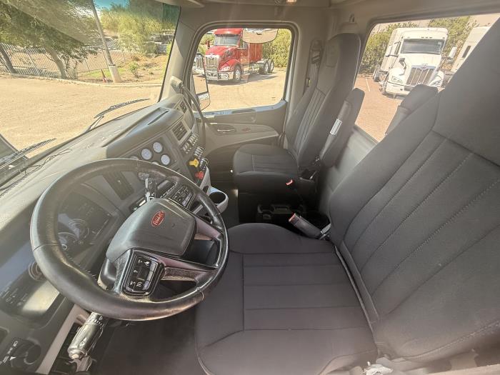 2023 Peterbilt 579-9