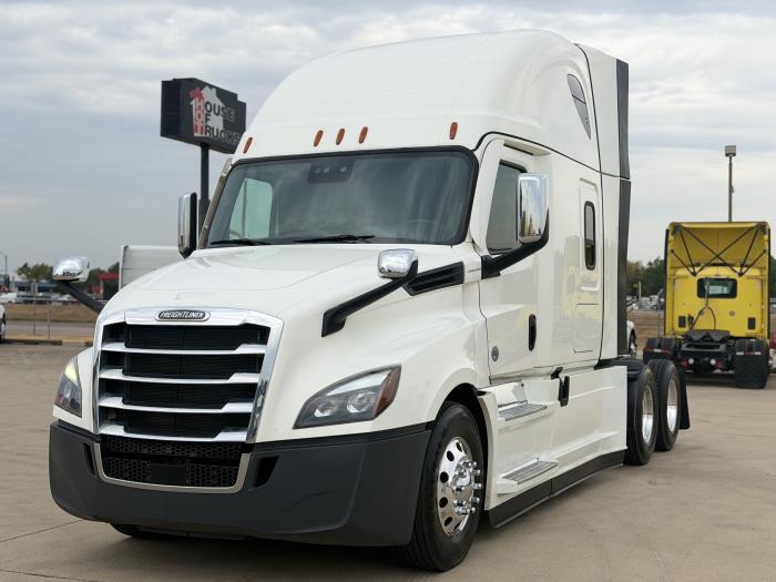 2023 Freightliner Cascadia-0