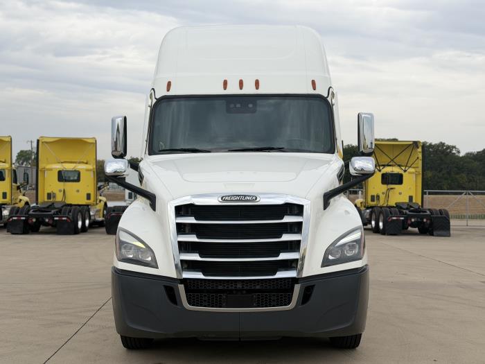2023 Freightliner Cascadia-1