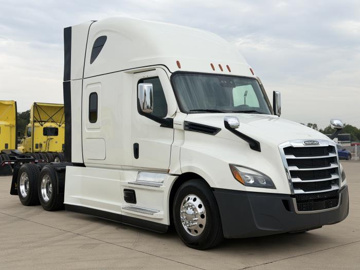 2023 Freightliner Cascadia-2