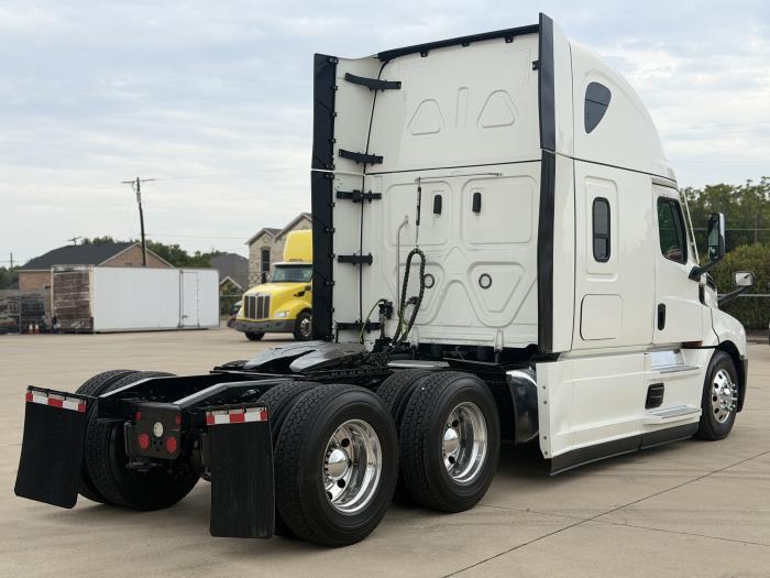 2023 Freightliner Cascadia-4