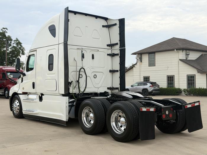2023 Freightliner Cascadia-6